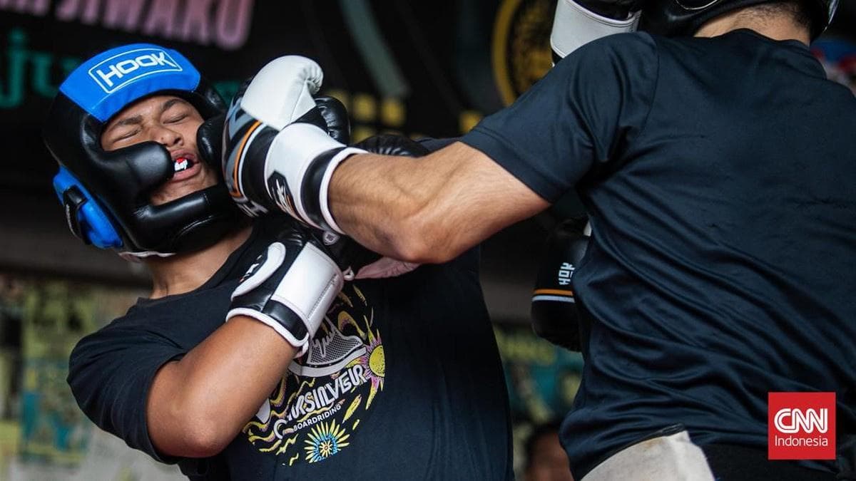 Photo — street boxing